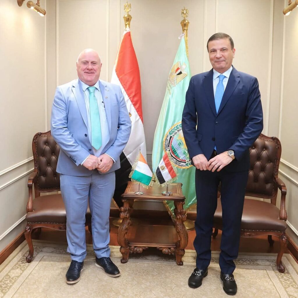 fb_img_17621576441242834866695163815635-1024x1024 وزير الزراعة يبحث مع نظيره الأيرلندي تعزيز التعاون المشترك ويستعرضان فرص الشراكة في الأمن الغذائي والتكنولوجيا الزراعية