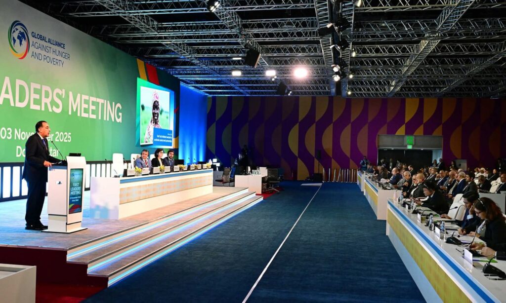fb_img_1762158109067441392008336754338-1024x614 رئيس الوزراء يشارك نيابة عن فخامة الرئيس في القمة الأولى لقادة التحالف العالمي لمكافحة الجوع والفقر بالدوحة