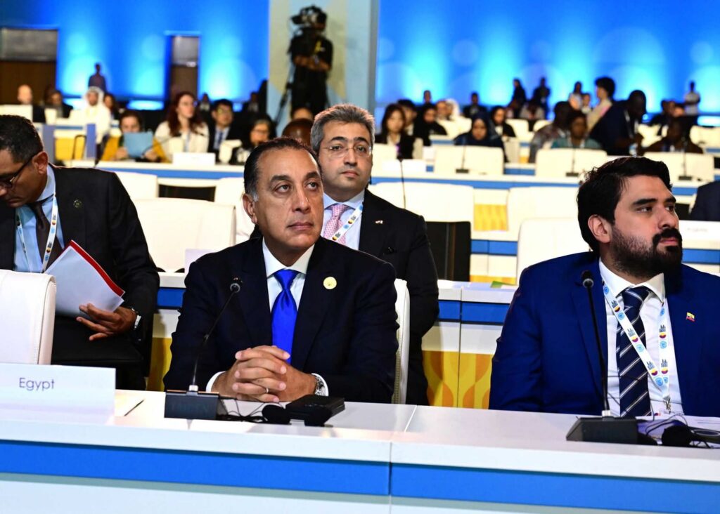 fb_img_17621581394411210671331992749504-1024x732 رئيس الوزراء يشارك نيابة عن فخامة الرئيس في القمة الأولى لقادة التحالف العالمي لمكافحة الجوع والفقر بالدوحة