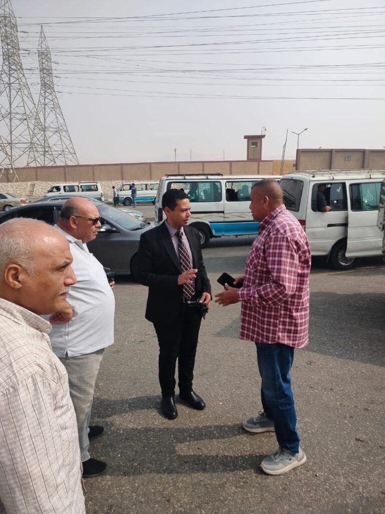 fb_img_17623519228258759228443173209930-768x1024 القيام بحملة موسعة على متابعة النظافة العامة ورفع الاشغالات بطريق الاوتوستراد بنطاق حى المعصرة