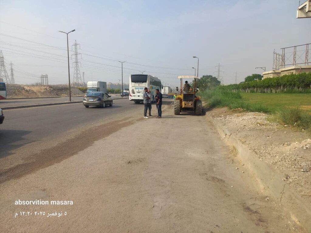fb_img_17623519280629124570756228817187-1024x768 القيام بحملة موسعة على متابعة النظافة العامة ورفع الاشغالات بطريق الاوتوستراد بنطاق حى المعصرة