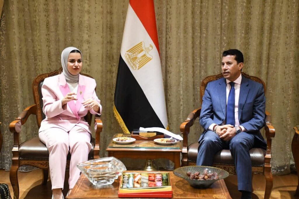 fb_img_1762360213345386786041989626807-1024x682 وزير الشباب والرياضة يلتقي وزيرة شؤون الشباب بدولة البحرين 