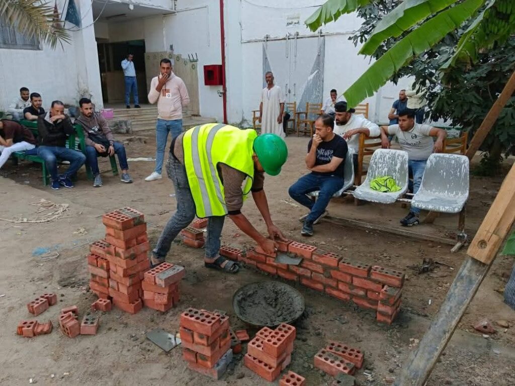 fb_img_17625066044388950463289703130841-1024x768 بالصور.. "العمل" تواصل اختبارات المتقدمين للعمل في مجال البناء بالبوسنة والهرسك