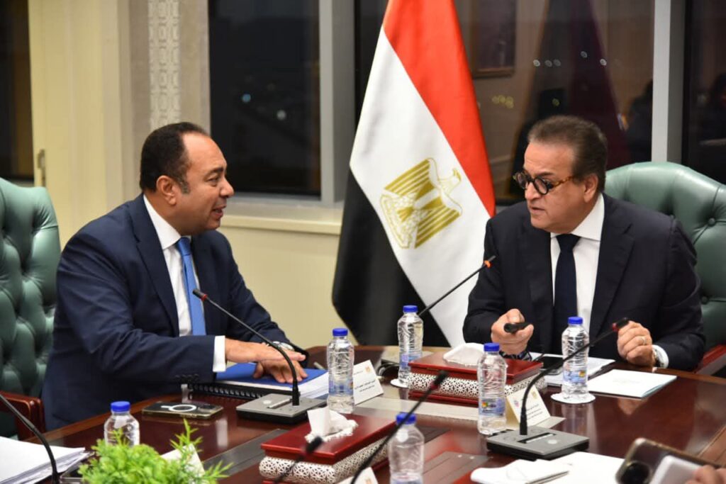 fb_img_17625285101301880826055863885513-1024x683 نائب رئيس مجلس الوزراء وزير الصحة يناقش الموقف التنفيذي لإنشاء مستشفى النيل للأطفال