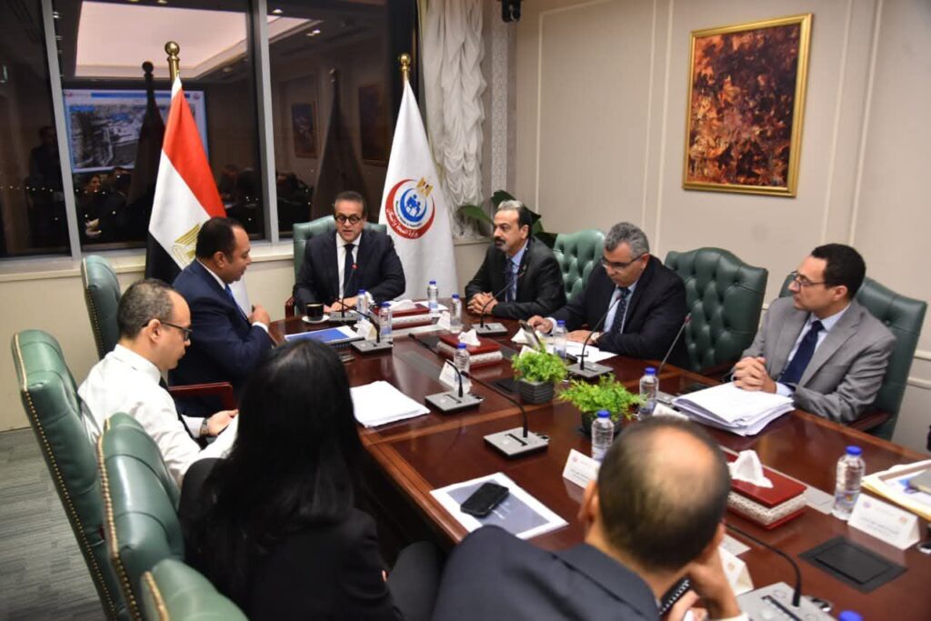 fb_img_17625285155364178870055811144643-1024x683 نائب رئيس مجلس الوزراء وزير الصحة يناقش الموقف التنفيذي لإنشاء مستشفى النيل للأطفال