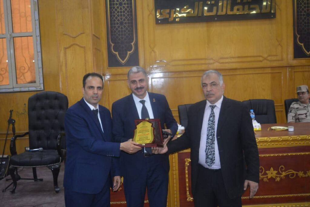 fb_img_17625290723391979482539197134827-1024x682 2 4 عامًا من العطاء...أصول الدين بالزقازيق تحتفل بذكرى تأسيسها وتكريم أوائلها واستحضار روح أكتوبر المجيدة