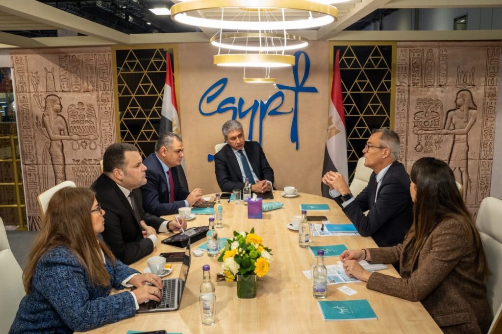 fb_img_17625374664553618558476304834811-1024x682 وزير السياحة والآثار يستكمل لقاءاته المهنية بالعاصمة البريطانية لندن مع مسئولي عدد من منظمي الرحلات الدوليين