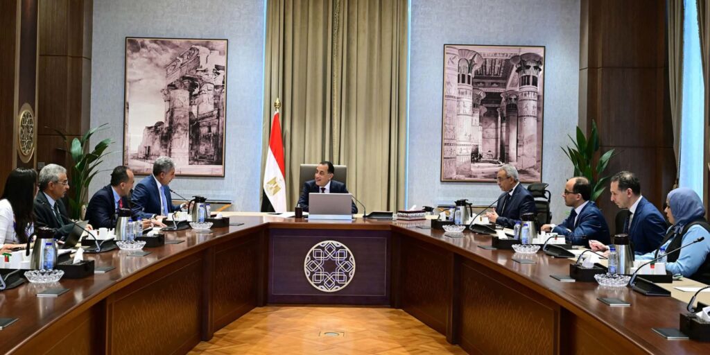 fb_img_17634672290916302967639616208069-1024x512 رئيس الوزراء يُتابع عددًا من ملفات عمل وزارة السياحة والآثار