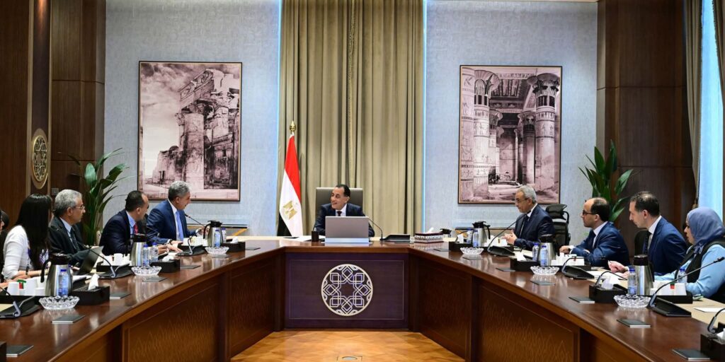 fb_img_17634672326412152700793697348270-1024x512 رئيس الوزراء يُتابع عددًا من ملفات عمل وزارة السياحة والآثار