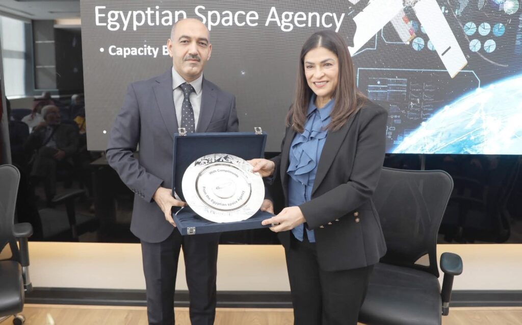 fb_img_17639114874506577295824639286698-1024x637 وكالة الفضاء المصرية تستقبل وفد جمعية المهندسين البحرينية لبحث آفاق التعاون الاستثماري والهندسي