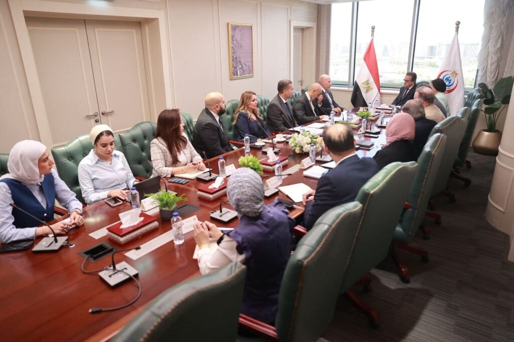 fb_img_17639115944883407194830013008561-1024x682 نائب رئيس مجلس الوزراء - وزير الصحة يبحث مع «جنرال إلكتريك» توطين تكنولوجيا الأجهزة الطبية وتطوير الخدمات التشخيصية