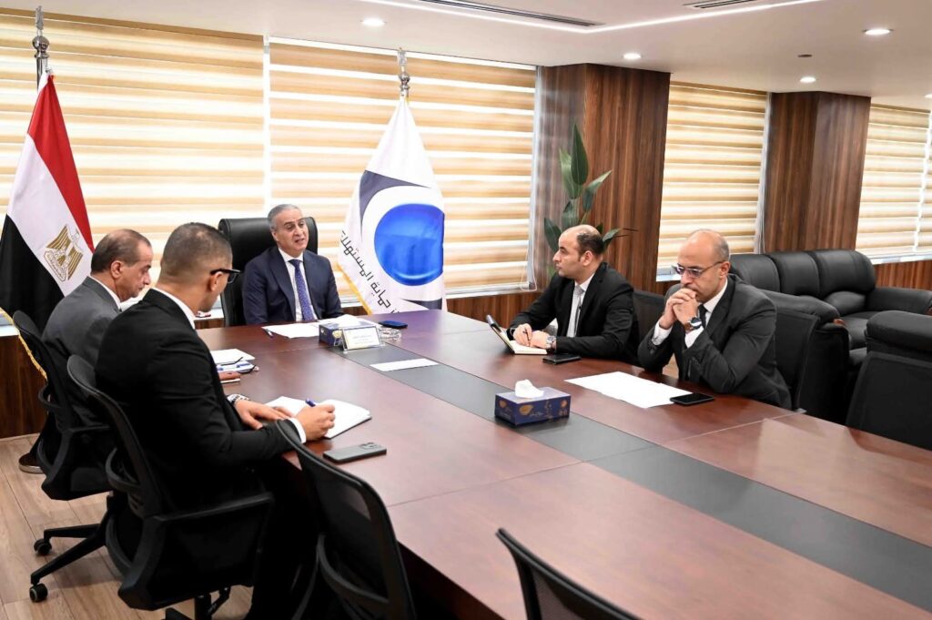 fb_img_17639116643466296942720451635092-1024x681 رئيس جهاز حماية المستهلك يعقد اجتماعًا مُوسعًا مع رؤساء القطاعات ومديري الأفرع الإقليمية لمتابعة حالة الأسواق وتوافر السلع، والتوجيه باستمرار تشديد الرقابة خلال موسم تخفيضات الجمعة البيضاء