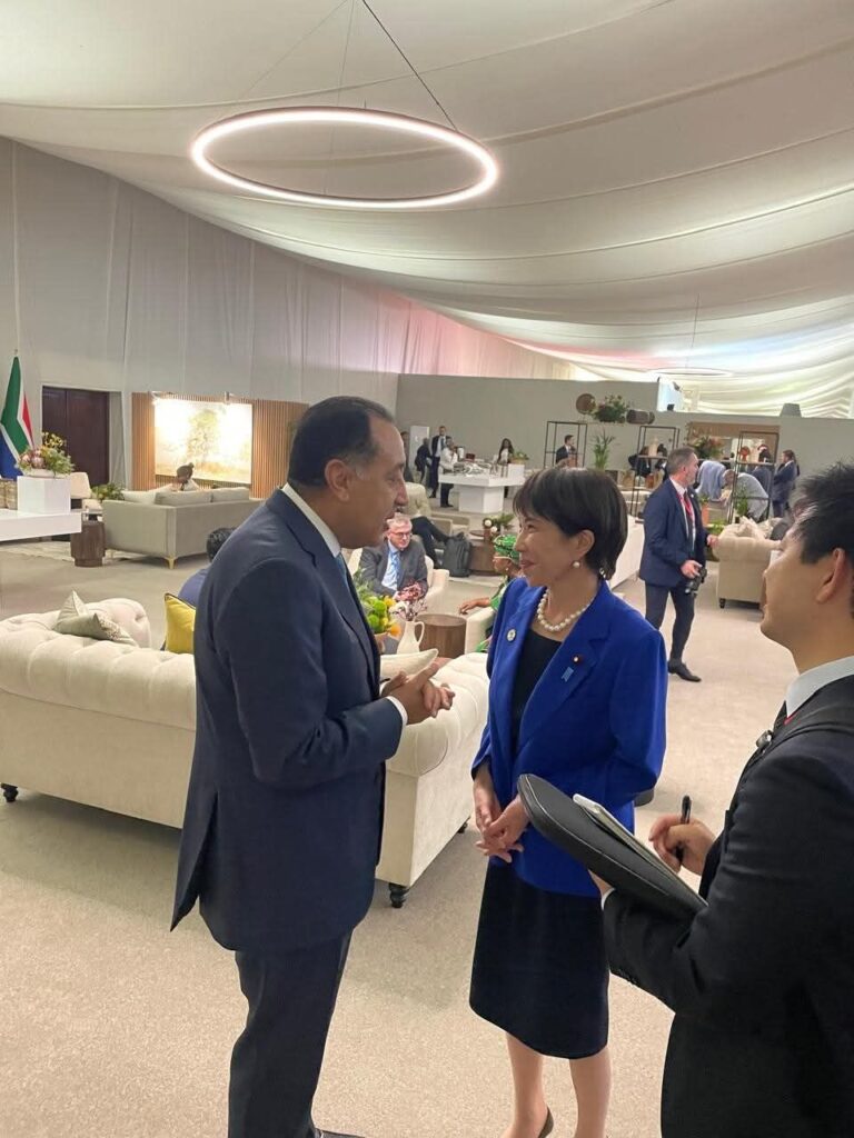 fb_img_17639119106881710959355600620549-768x1024 على هامش مشاركته في قمة مجموعة العشرين نيابة عن فخامة السيد الرئيس: