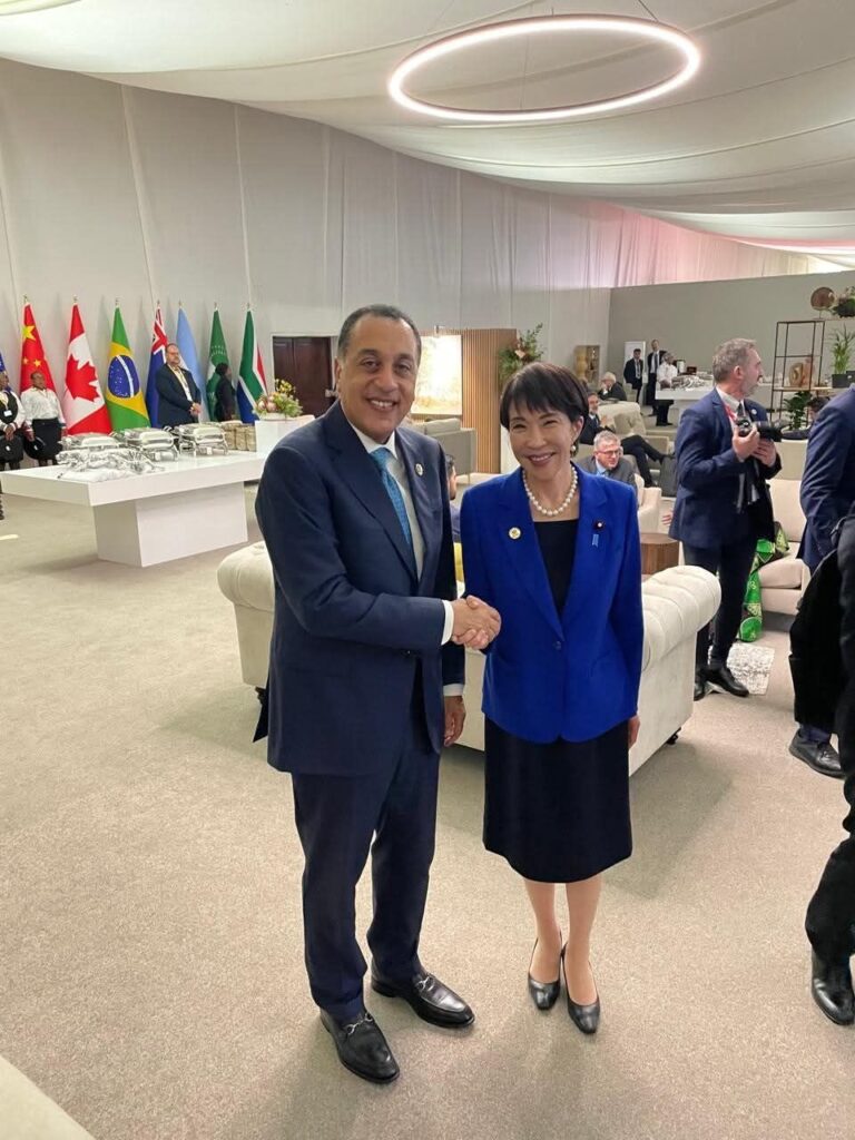 fb_img_1763911914268249215195238580265-768x1024 على هامش مشاركته في قمة مجموعة العشرين نيابة عن فخامة السيد الرئيس: