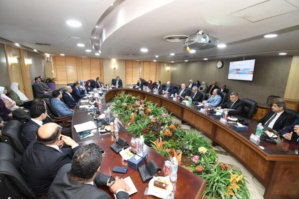 fb_img_17639120316831205214350162859136-1024x682 وزير الإسكان يعقد اجتماعًا مع قيادات الهيئة ويتابع سير العمل بها