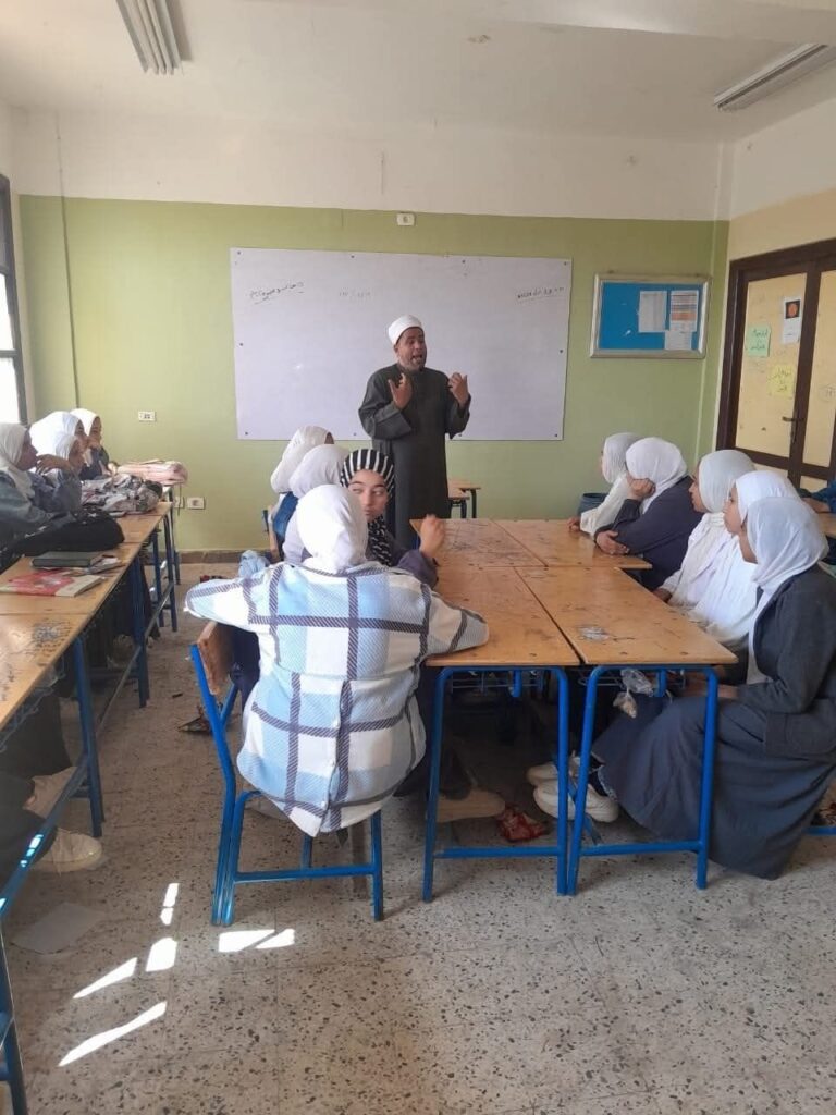 fb_img_176391435516650419529844192418-768x1024 ضمن مبادرة «صحح مفاهيمك».. أوقاف الفيوم تنظّم ندوة حول "حق الجار في الإسلام" بالمدارس