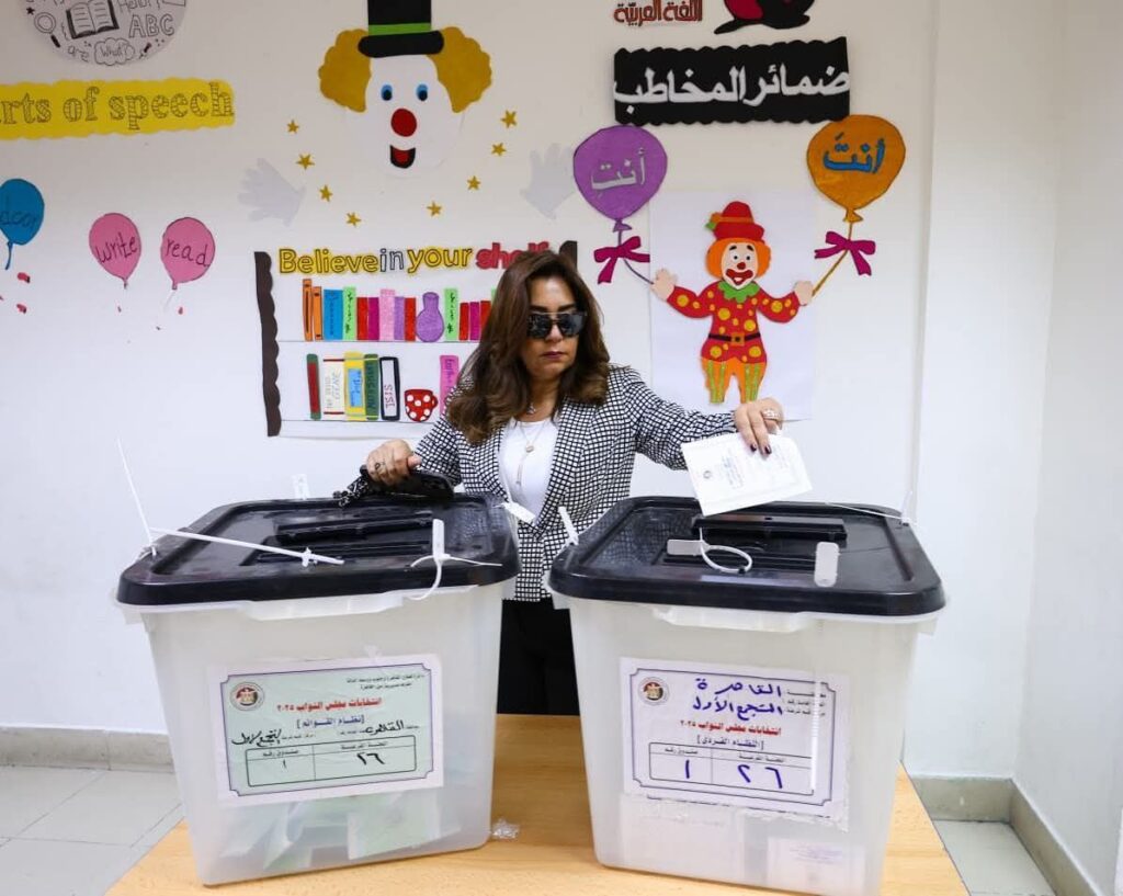 fb_img_1763980395777523664692166430311-1024x817 وزيرة التنمية المحلية والقائم بأعمال وزير البيئة تُدلي بصوتها في انتخابات مجلس النواب 2025<br>