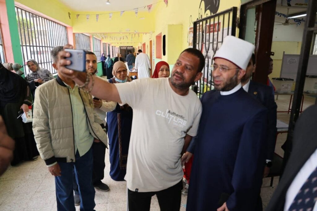 fb_img_17639810149437549727503310688271-1024x682 الوزير: دعوة كل المشاركين في العملية الانتخابية للنزاهة والتجرد وإعلاء مصلحة الوطن