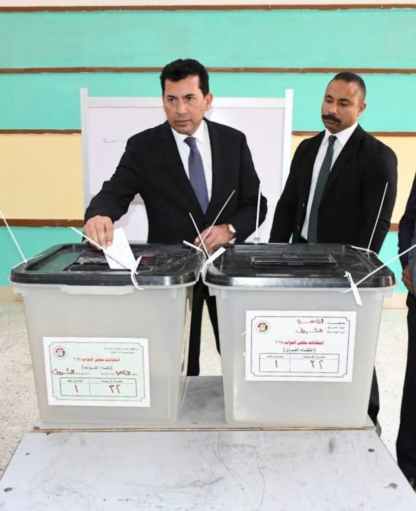 fb_img_17639812132483653274029348771753-834x1024 وزير الشباب والرياضة يدلي بصوته في انتخابات مجلس النواب