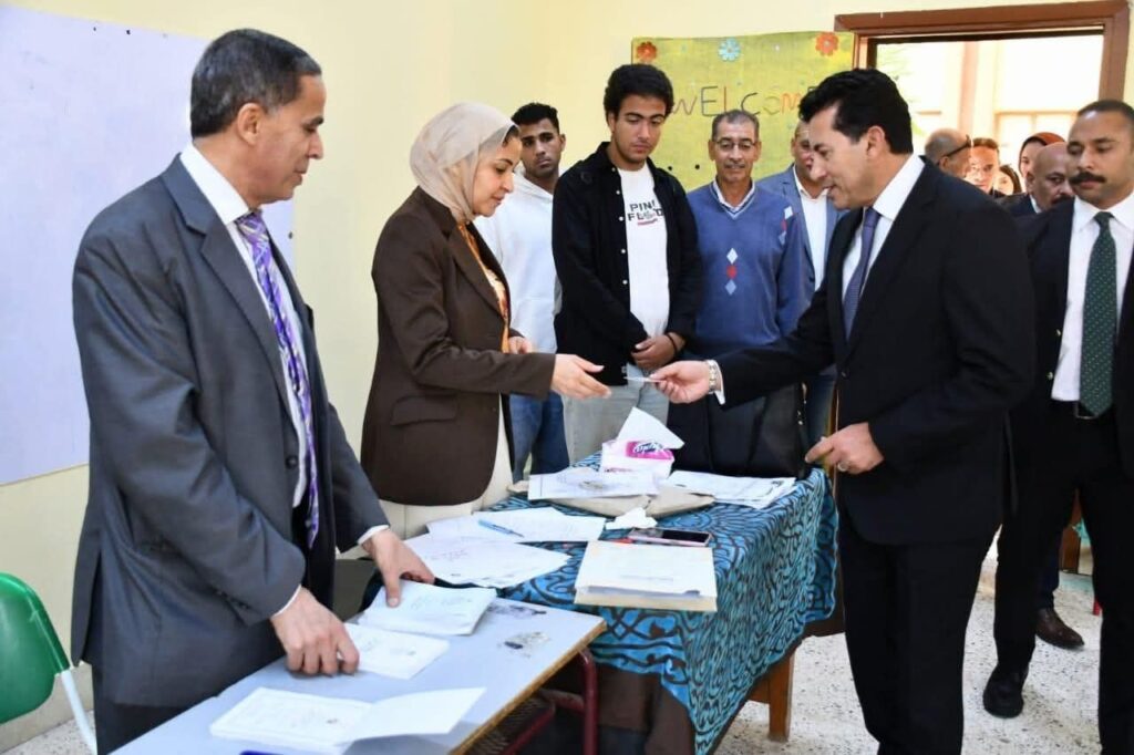 fb_img_17639812179912100920750384604717-1024x682 وزير الشباب والرياضة يدلي بصوته في انتخابات مجلس النواب