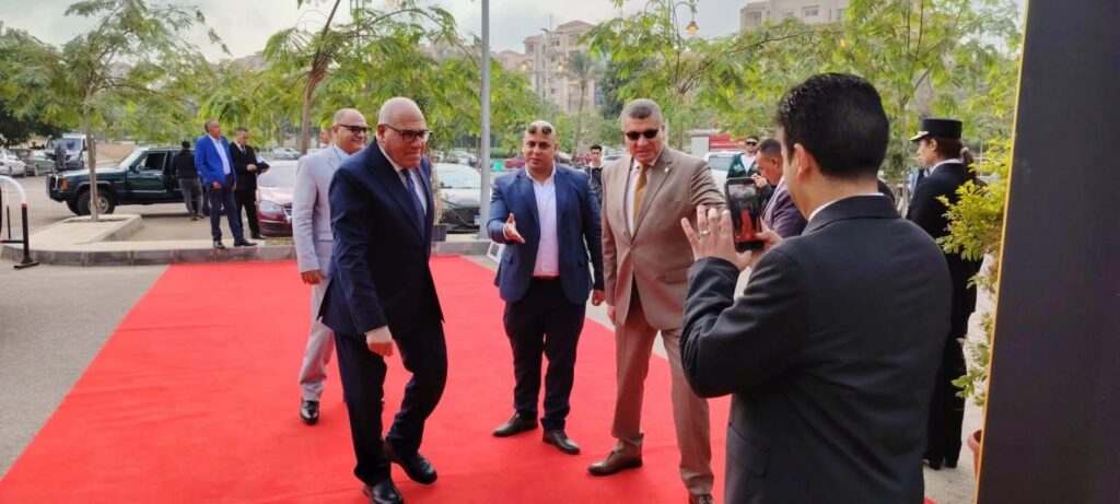 fb_img_17639824014772780055707398929891-1024x461 عبداللطيف" يؤكد أهمية المشاركة الإيجابية انطلاقًا من الواجب والمسئولية الوطنية