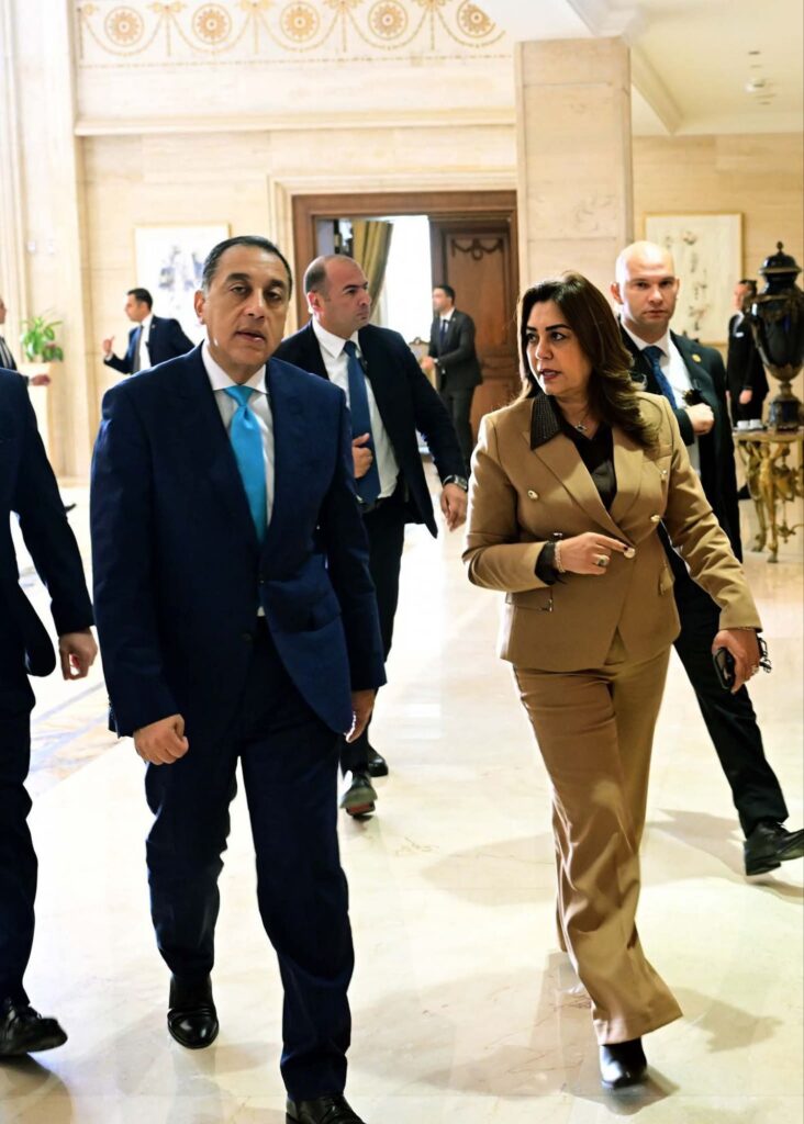 fb_img_17642371284605264332053721338654-732x1024 رئيس الوزراء يشهد انطلاق أعمال المؤتمر الوطني "إصلاح وتمكين الإدارة المحلية .. الدروس المستفادة من برنامج التنمية المحلية بصعيد مصر"