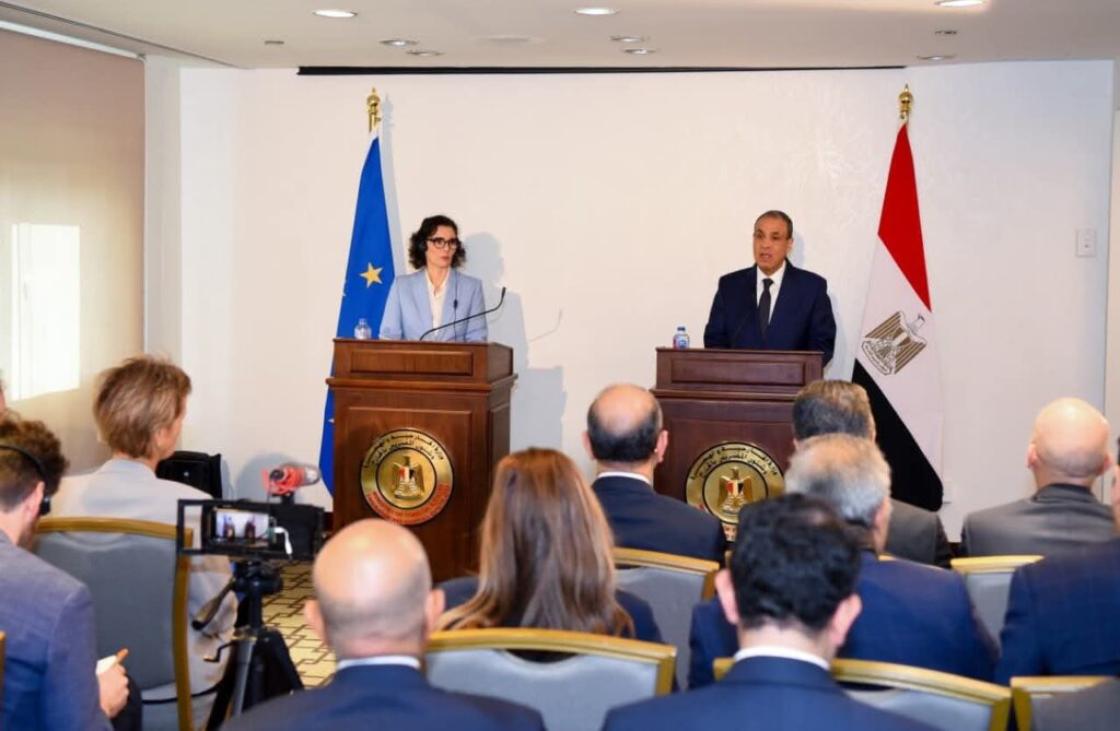 fb_img_17642398040394553658792245343980-1024x669 وزير الخارجية يلتقي مع مفوضة الاتحاد الأوروبى لإدارة الأزمات