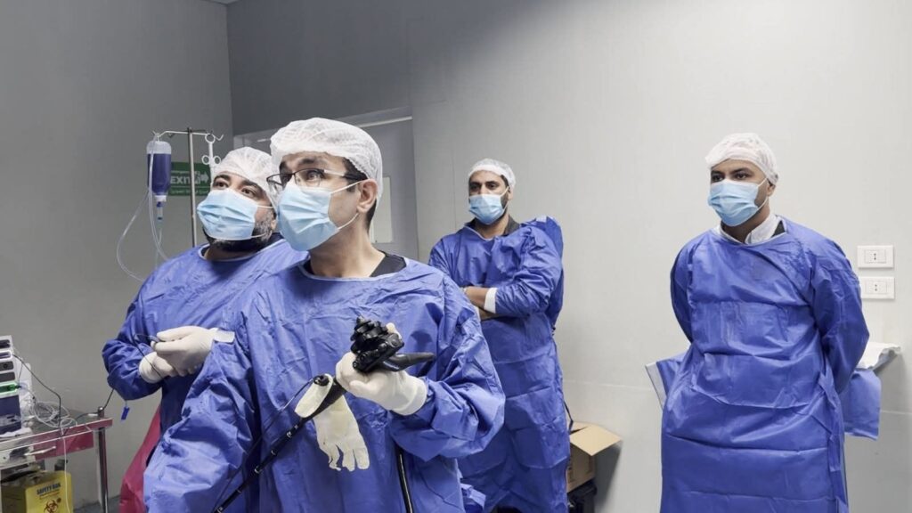 fb_img_17646698851393568938200757817887-1024x576 رئيس هيئة الرعاية الصحية يعلن انطلاق خدمات نوعية "لأول مرة" بمركز أورام أسوان تشمل تشغيل قسم العلاج الطبيعي وإجراء أول عملية استئصال ورم بالمنظار