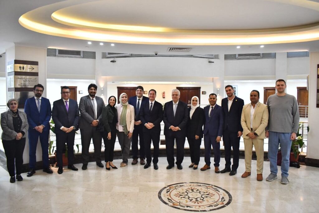 fb_img_17646700302968345296096066332667-1024x682 وزير التعليم العالي يلتقي الدفعة الأولى من طلاب منح الدكتوراه المشتركة مع فرنسا بحضور السفير الفرنسي بالقاهرة