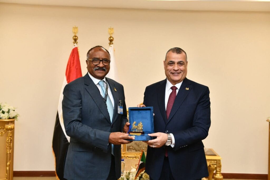 fb_img_1764670129802171569679304504411-1024x682 وزير الدولة للإنتاج الحربي يستقبل مدير عام منظومة الصناعات الدفاعية السودانية لمناقشة موضوعات التعاون ذات الاهتمام المشترك