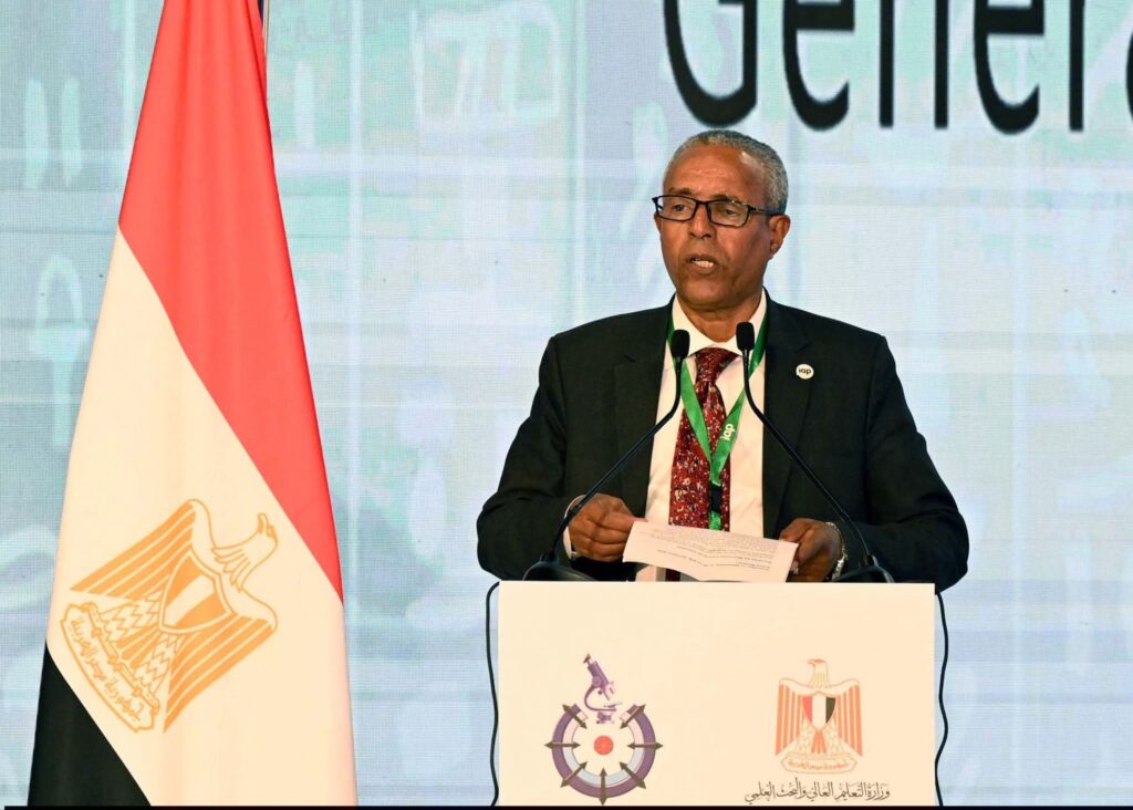 fb_img_17654486285357695261355076012266-1024x732 نيابة عن فخامة السيد الرئيس:رئيس الوزراء يشهد انعقاد الجمعيـة العامة للشراكة بين الأكاديميات والمعرض الدولي لتسويق مخرجات البحوث بالعاصمة الجديدة