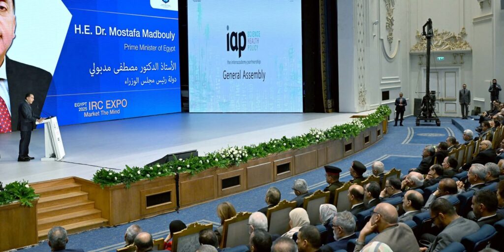 fb_img_17654488575415489864331056382061-1024x512 رئيس الوزراء يشارك نيابة عن فخامة الرئيس في الجمعيـة العامة للشراكة بين الأكاديميات بالعاصمة الجديدة