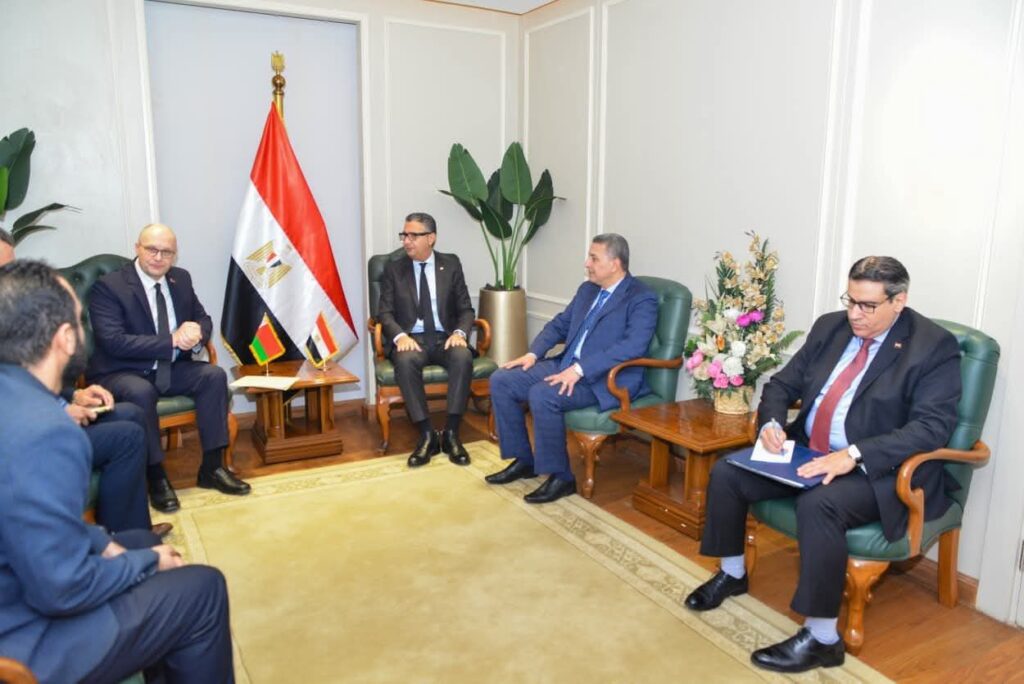 fb_img_17654489166456581857630985544549-1024x684 وزير التموين والتجارة الداخلية الدكتور شريف فاروق يجتمع مع سفير جمهورية بيلاروسيا بالقاهرة لبحث تعزيز التعاون في مجالات الأمن الغذائي والتجارة الداخلية