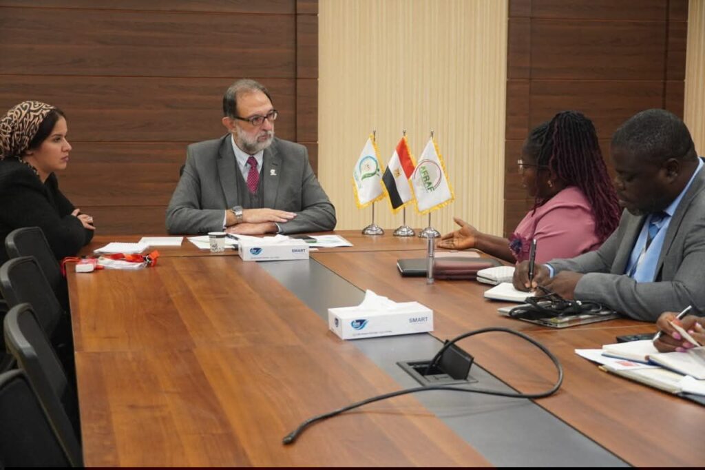 fb_img_17654493892651646562502254904786-1024x682 لقاء ثنائي بين رئيس هيئة سلامة الغذاء ونظيرته الليبيرية على هامش منتدى AFRAF بالقاهرة