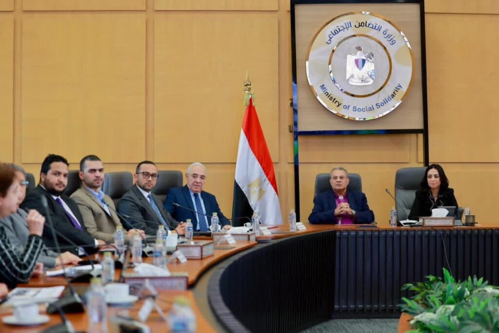 fb_img_17656182870975608616745177485640-1024x683 • وزيرة التضامن الاجتماعي تلتقي رئيس الطائفة الإنجيلية ورئيس الهيئة القبطية الإنجيلية للخدمات الاجتماعية ووفد من التحالف الوطني للعمل الأهلي التنموي لبحث نتائج المرحلة الرابعة لمبادرة "ازرع"