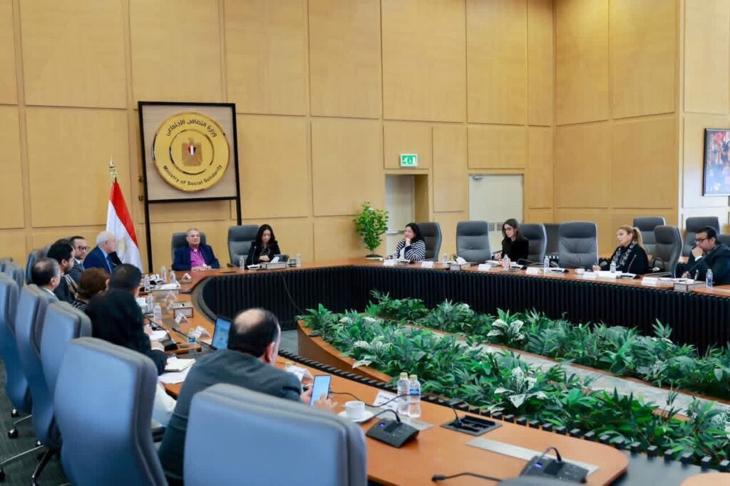 fb_img_17656182897677640555687149495766-1024x683 • وزيرة التضامن الاجتماعي تلتقي رئيس الطائفة الإنجيلية ورئيس الهيئة القبطية الإنجيلية للخدمات الاجتماعية ووفد من التحالف الوطني للعمل الأهلي التنموي لبحث نتائج المرحلة الرابعة لمبادرة "ازرع"