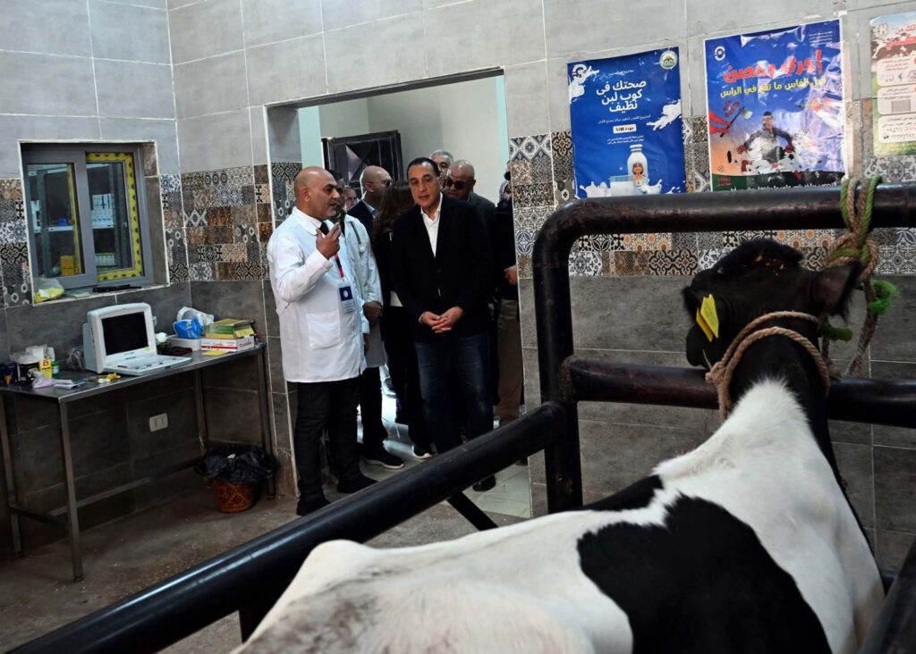 fb_img_17656199901877048178519496290020-1024x732 رئيس الوزراء يتفقد الوحدة البيطرية بقرية "نوى" ضمن مشروعات المبادرة الرئاسية "حياة كريمة" بالقليوبية