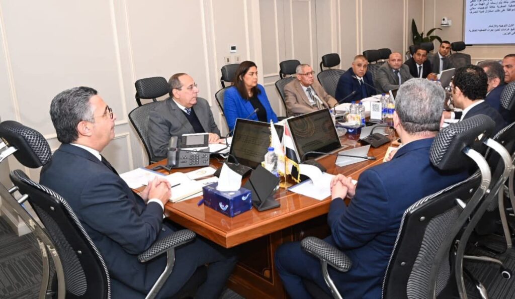 fb_img_17657230406747206006614998892781-1024x595 وزير التموين يعقد اجتماعًا مع الرؤساء التنفيذيين لشركات المطاحن التابعة للشركة القابضة للصناعات الغذائية