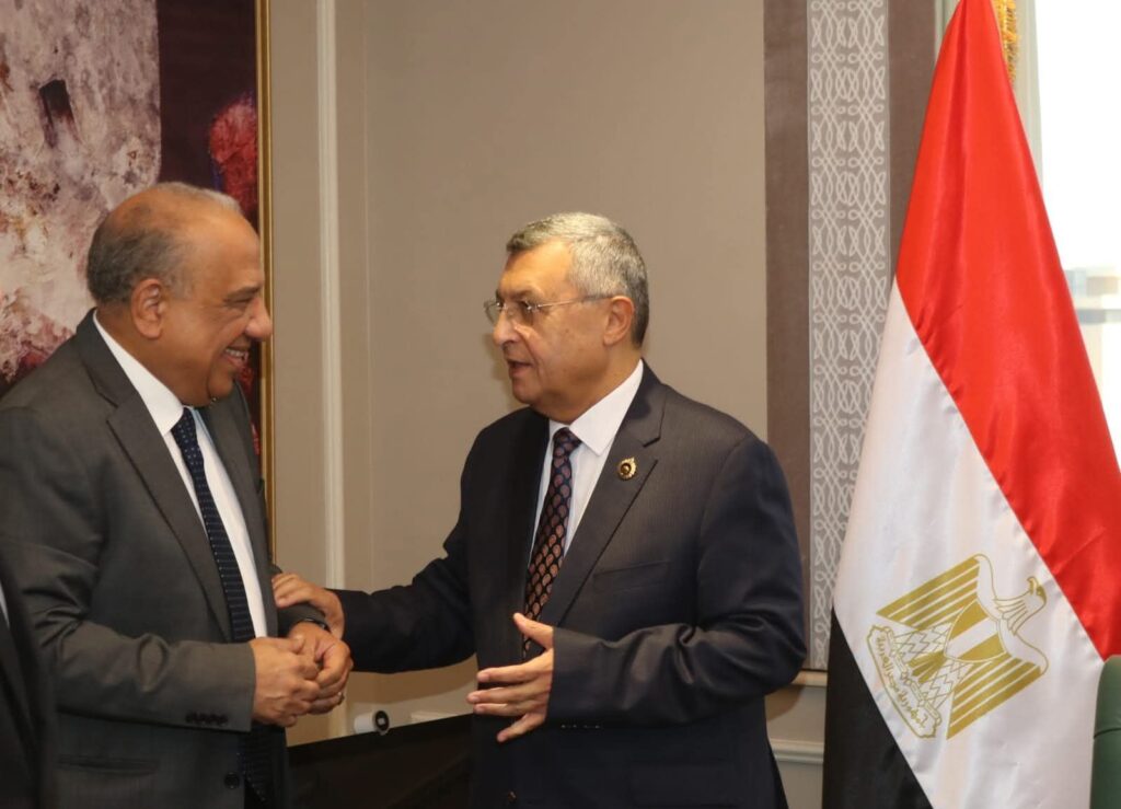 fb_img_17657258670957472874814137764359-1024x739 وزير الكهرباء والطاقة المتجددة يستقبل أعضاء لجنة الطاقة والبيئة والقوى العاملة بمجلس الشيوخ للتشاور والتنسيق وبحث جهود الوزارة في استقرار التغذية والارتقاء بجودة الخدمات المقدمة