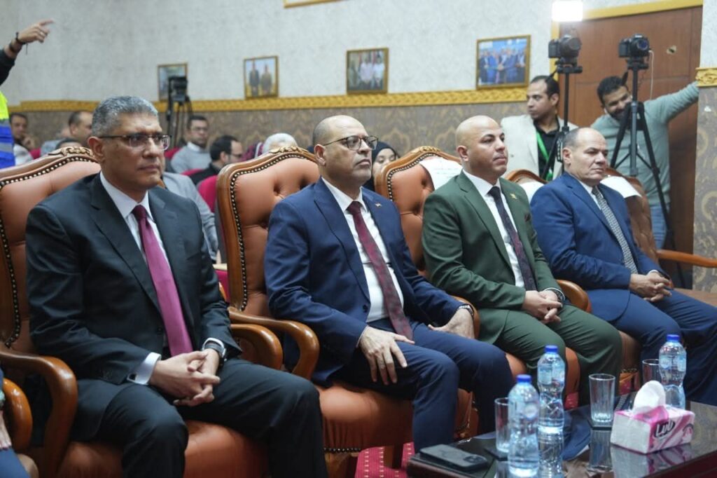 fb_img_17657261269465531139614972348799-1024x682 وزير العمل يواصل لقاءاته مع أصحاب الأعمال لإنفاذ "القانون الجديد"