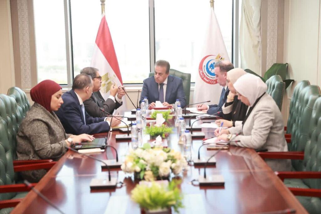 fb_img_17657891676747334867756397077687-1024x682 نائب رئيس مجلس الوزراء وزير الصحة يبحث مع «إي فاينانس» و«إي هيلث» سبل التعاون في القطاعات ذات الصلة بالخدمات الصحية والدعم الفني والتشغيلي