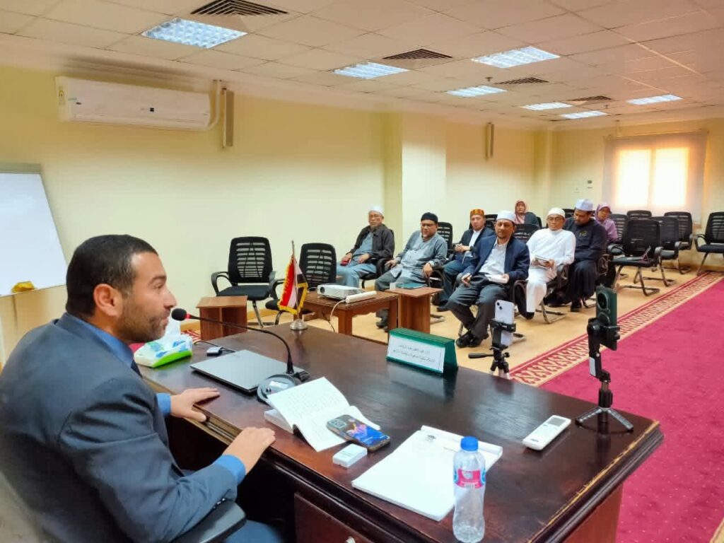 fb_img_1765789355388480095127248012101-1024x768 أكاديمية الأوقاف الدولية تواصل تأهيل علماء ماليزيا لصناعة عالم رشيد