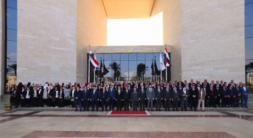 fb_img_17657895283745551922657620739201-1024x557 وزير العدل يشهد أداء اليمين القانونية للأعضاء القانونيين الجدد بمصلحة الشهر العقــاري