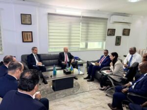 fb_img_17669963504284298830169138795459-300x225 خلال زيارته لجيبوتي - نائب رئيس مجلس الوزراء للتنمية الصناعية وزير الصناعة والنقل يعقد سلسلة من اللقاءات الهامة مع وزراء (الاقتصاد والمالية والصناعة ،الزراعة والمياه والصيد البحري والتربية الحيوانية، التجارة والسياحة ) بجيبوتي لبحث تعزيز التعاون المشترك بما يصب في صالح الشعبين الشقيقين