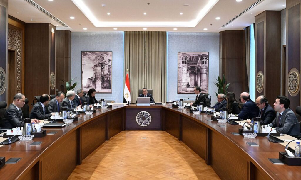 fb_img_17670065250323249542485983021403-1024x614 في اجتماع برئاسته:رئيس الوزراء يُتابع إجراءات رفع كفاءة أداء الهيئات الاقتصادية