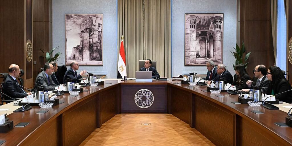fb_img_17670263859742496189405221622822-1024x512 رئيس الوزراء يتابع خطة التوسّع في طرح المزيد من الشركات بالبورصة خلال العام المقبل