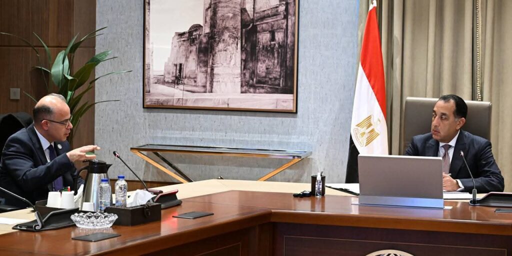 fb_img_17670263901922629078151818778226-1024x512 رئيس الوزراء يتابع خطة التوسّع في طرح المزيد من الشركات بالبورصة خلال العام المقبل