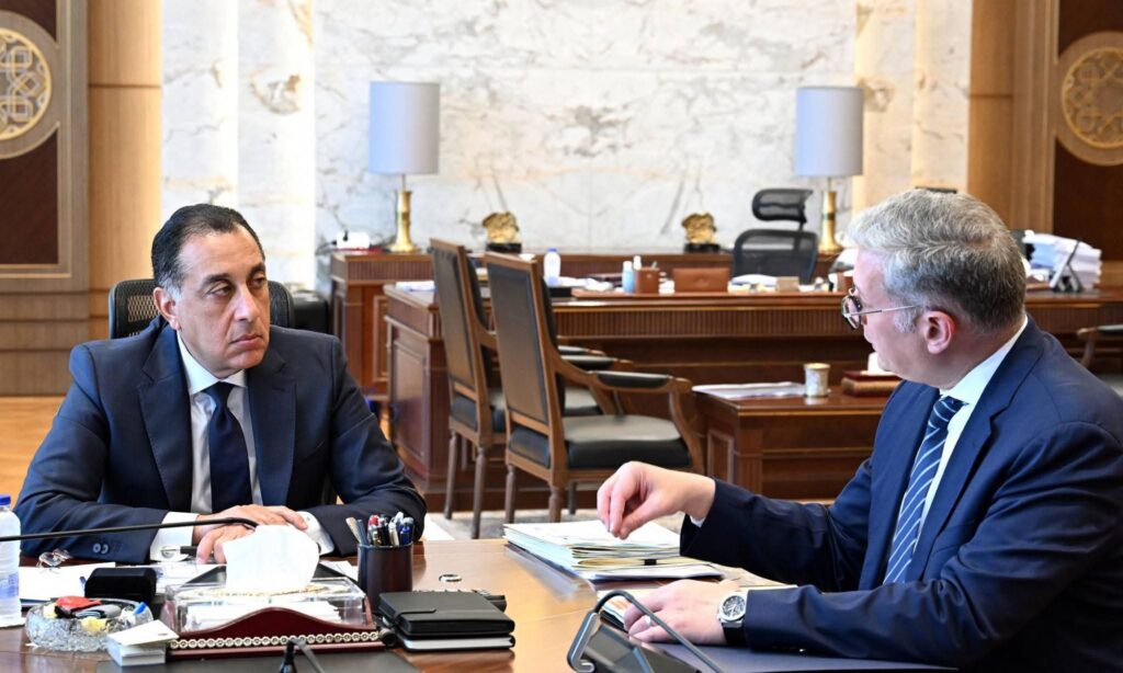 fb_img_17671148370387583619419438918976-1024x614 رئيس الوزراء يستعرض مع وزير البترول والثروة المعدنية عددا من ملفات عمل الوزارة