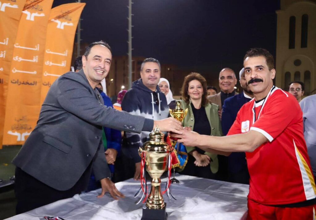 fb_img_17672592642636844241974475859903-1024x715 تحت شعار "سنة جديدة تعافي"..■ مدير صندوق مكافحة الإدمان يشارك المتعافين وأسرهم من أبناء المناطق المطورة "بديلة العشوائيات" احتفالات رأس السنة ضمن برامج الحماية للحد من الانتكاسة بحضور 500 مشارك