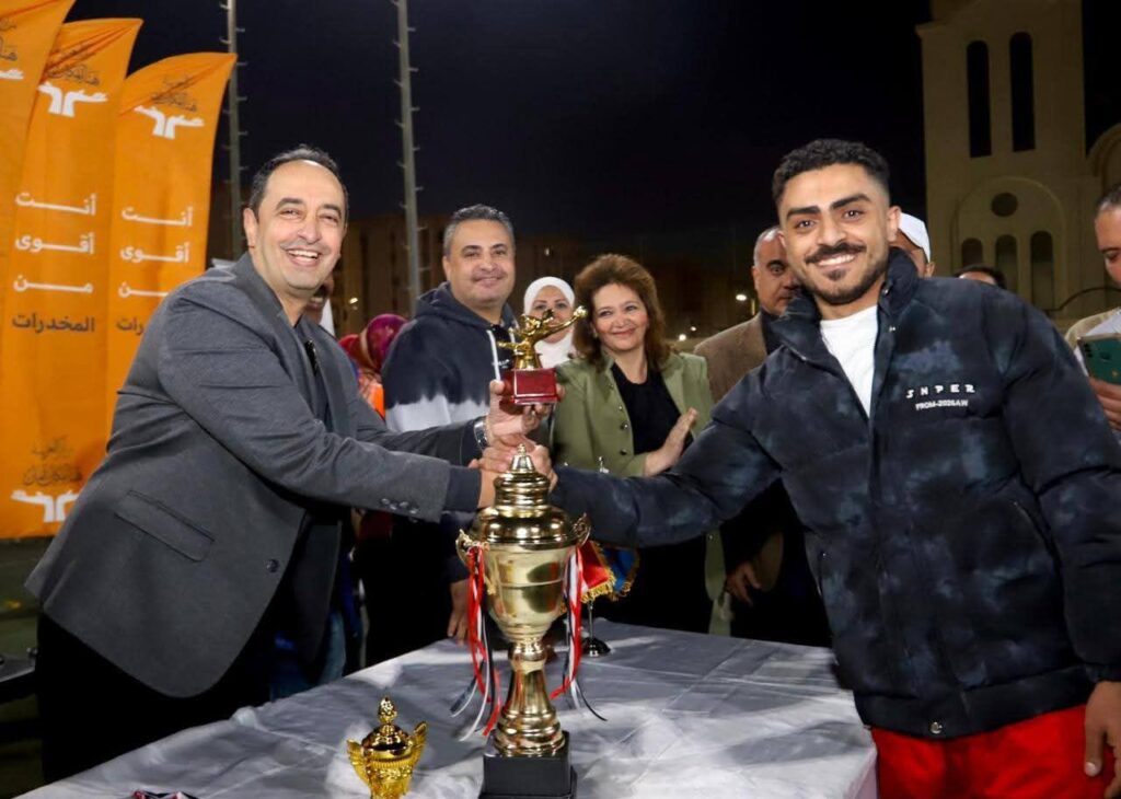 fb_img_17672592663556681844326807337021-1024x730 تحت شعار "سنة جديدة تعافي"..■ مدير صندوق مكافحة الإدمان يشارك المتعافين وأسرهم من أبناء المناطق المطورة "بديلة العشوائيات" احتفالات رأس السنة ضمن برامج الحماية للحد من الانتكاسة بحضور 500 مشارك